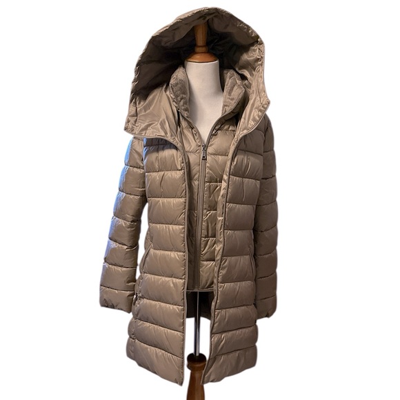 Tahari Jackets & Blazers - Tahari Women's Beige longer length Puffer Coat